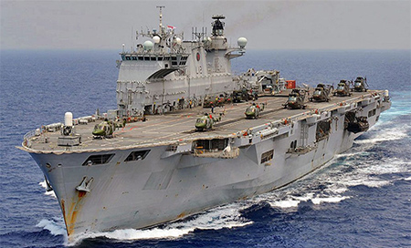 El Buque HMS Ocean Reino Unido entrega a Brasil un antiguo portahelicópteros